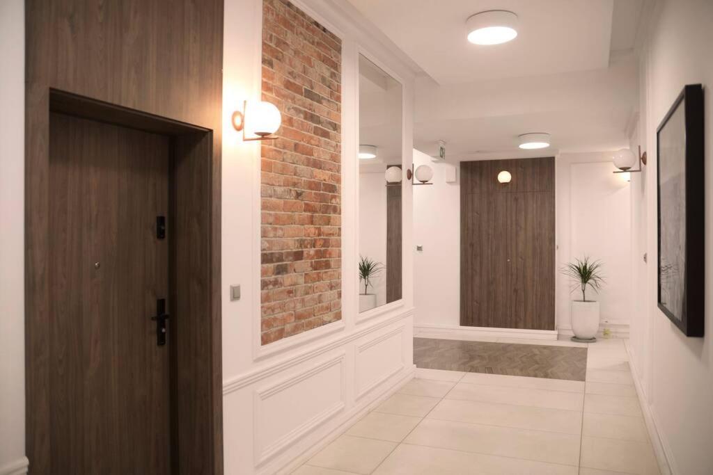 Elegant Apartment In The City Center วรอตซวาฟ ภายนอก รูปภาพ
